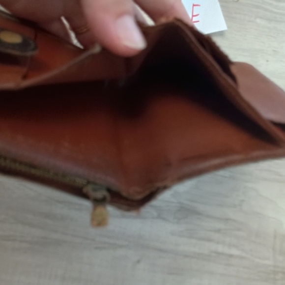 LOUIS VUITTON Monogram Compact Zip Wallet - Picture 8 of 10